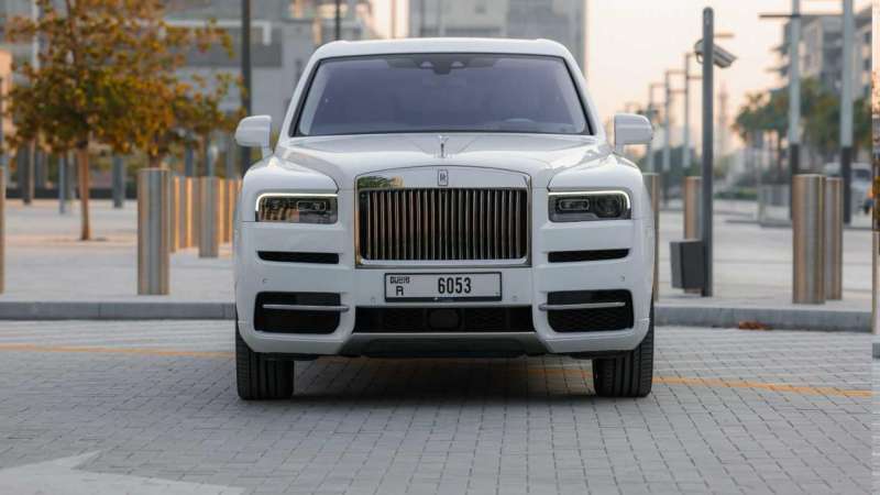 Rent Rolls-Royce Cullinan in Dubai