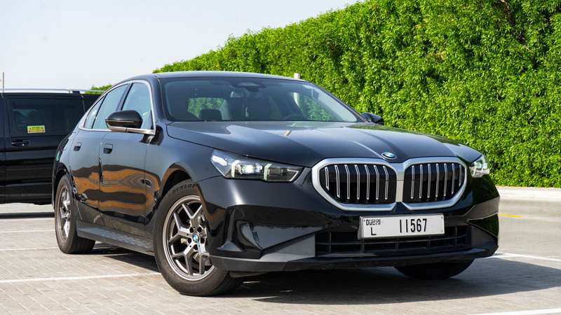 Rent-a-BMW-520i-in-Dubai