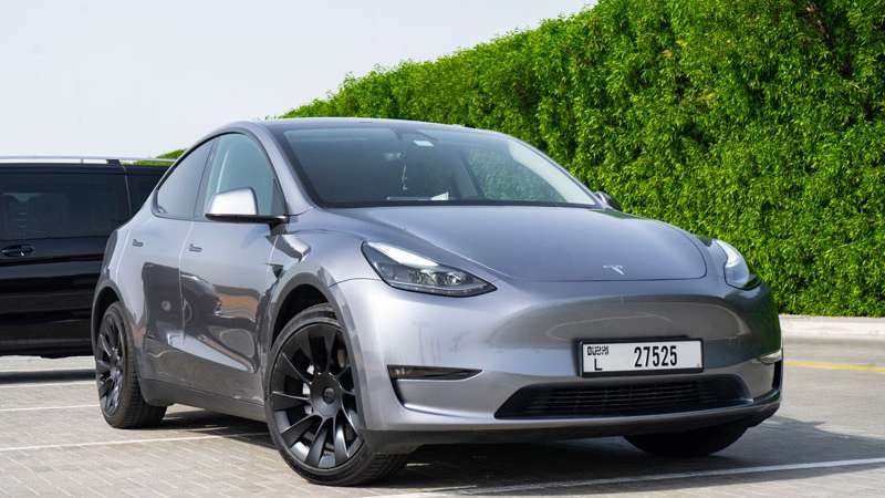 Rent-a-Tesla-in-Dubai